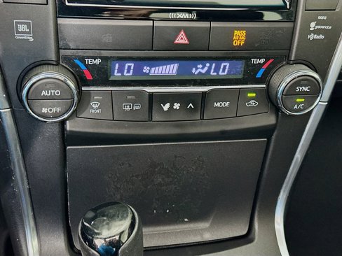 Used 2017 Toyota Camry XLE image 15