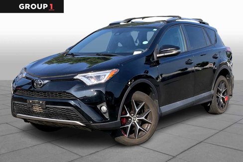 Used 2018 Toyota RAV4 SE image 1