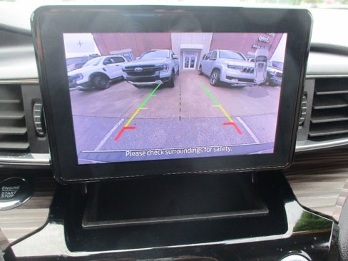 Used 2023 Ford Explorer Limited image 8