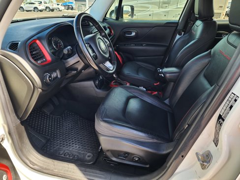 Used 2016 Jeep Renegade Trailhawk w/ Premium Trailhawk Package image 15