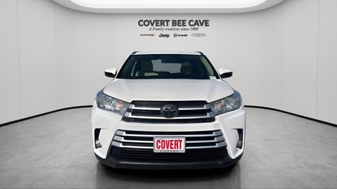 Used 2019 Toyota Highlander XLE image 2