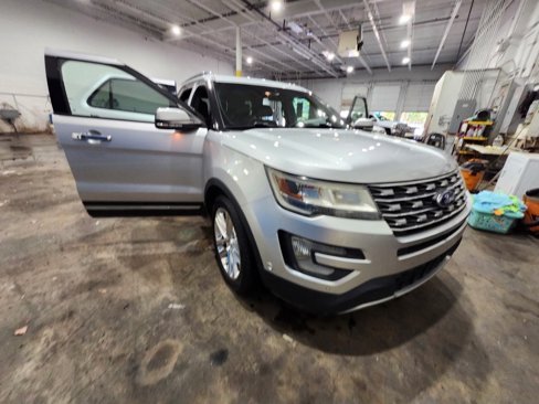Used 2016 Ford Explorer Limited w/ Equipment Group 301A image 6