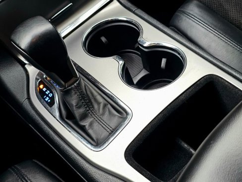 Used 2021 Jeep Grand Cherokee Laredo X image 36