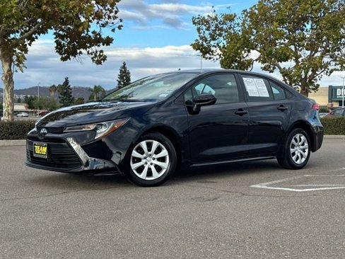 Used 2024 Toyota Corolla LE image 2