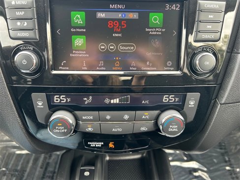 Used 2019 Nissan Rogue SV w/ Premium Package image 29