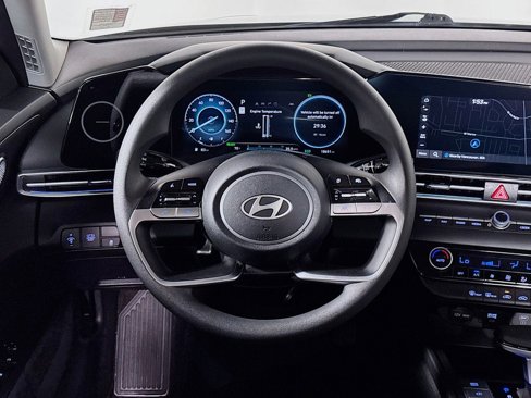 Used 2024 Hyundai Elantra Blue image 13