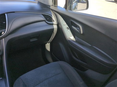 Used 2020 Chevrolet Trax LS image 18