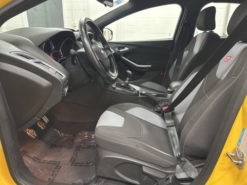 Used 2017 Ford Focus ST image 21