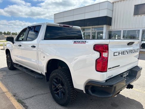 Used 2021 Chevrolet Silverado 1500 LT Trail Boss w/ LPO, Dark Essentials Package image 7