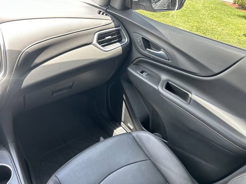 Used 2021 Chevrolet Equinox Premier image 17