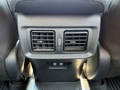 Used 2021 Toyota Venza LE w/ Carpet Mat Package (TMS) image 20