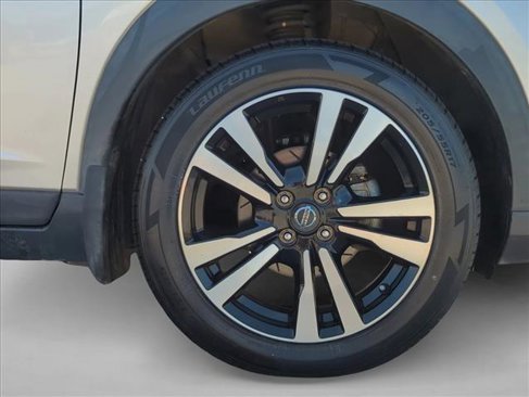 Used 2019 Nissan Kicks SR w/ SR Premium Package image 20