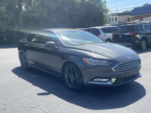 Used 2018 Ford Fusion SE w/ Equipment Group 201A image 9