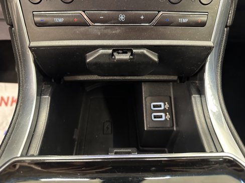 Used 2019 Ford Edge Titanium w/ Equipment Group 301A image 28