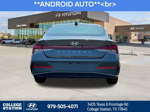 Used 2025 Hyundai Elantra SE image 6
