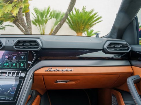 Used 2022 Lamborghini Urus image 18