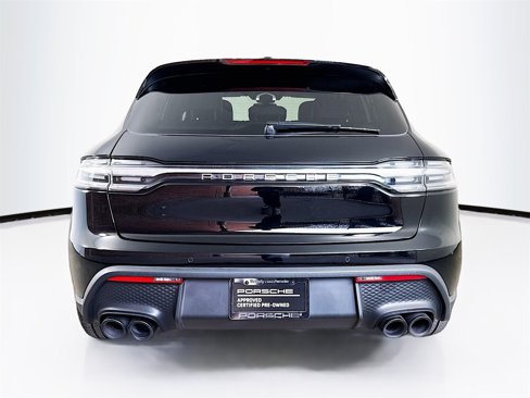 Certified 2022 Porsche Macan S image 10