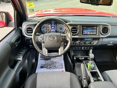 Used 2021 Toyota Tacoma TRD Sport w/ Technology Package image 25