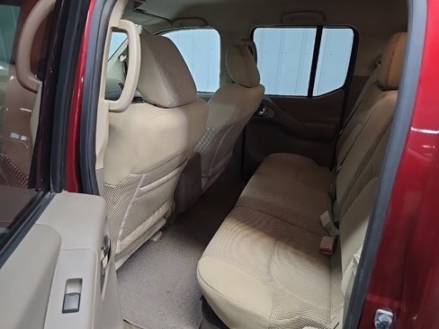 Used 2015 Nissan Frontier SV image 29