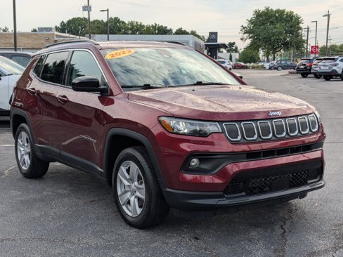 Used 2022 Jeep Compass Latitude image 3