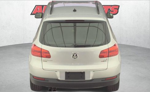Used 2017 Volkswagen Tiguan Limited image 11
