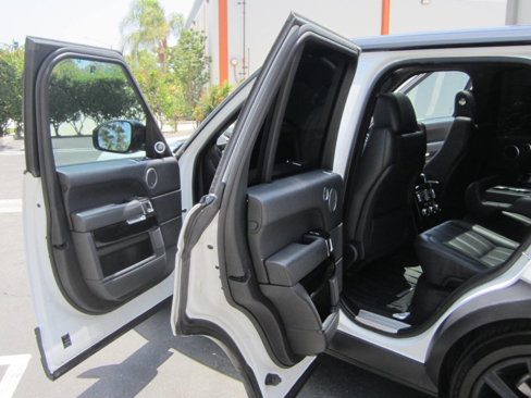 Used 2017 Land Rover Range Rover HSE image 24