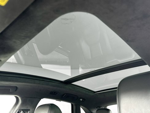 Certified 2018 Porsche Macan Turbo image 36