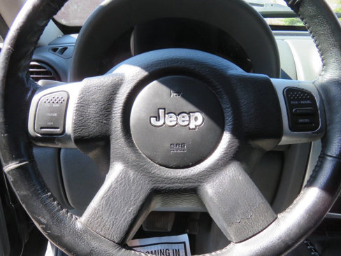 Used 2005 Jeep Liberty Limited image 30