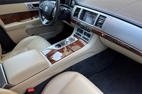 Used 2013 Jaguar XF 3.0 image 16