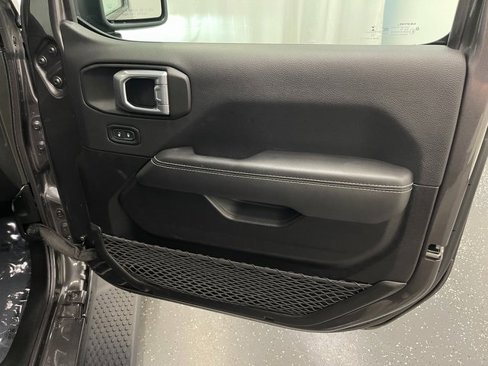 Used 2022 Jeep Wrangler Unlimited Sahara image 7