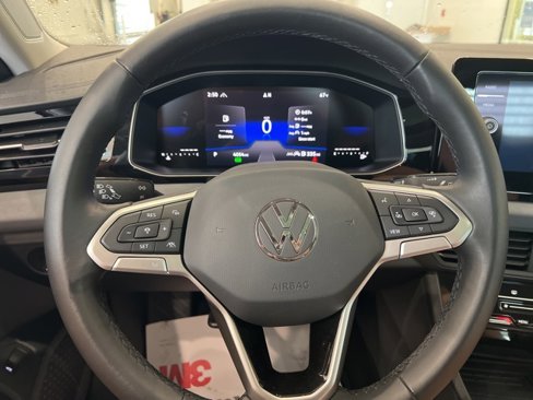 Used 2025 Volkswagen Jetta SE image 24