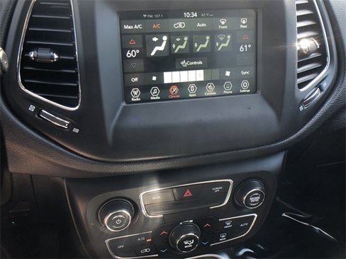 Used 2019 Jeep Compass Latitude w/ Cold Weather Group image 18