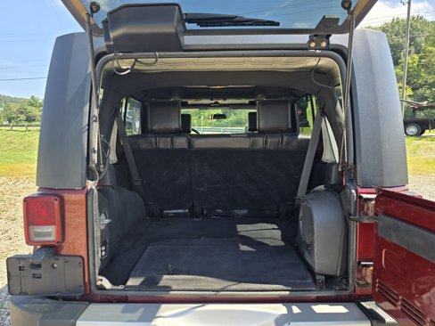 Used 2010 Jeep Wrangler Unlimited Sahara w/ Dual Top Group image 13
