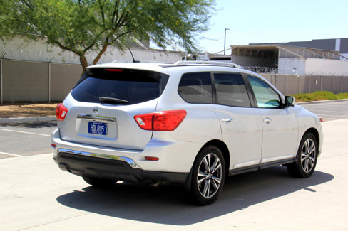 Used 2017 Nissan Pathfinder Platinum image 5