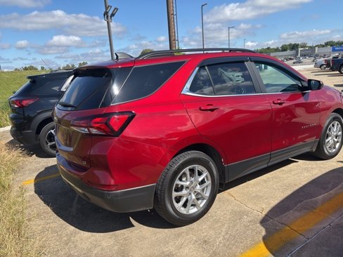 Used 2022 Chevrolet Equinox LT image 3
