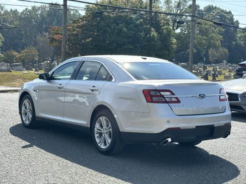 Used 2019 Ford Taurus SE image 6