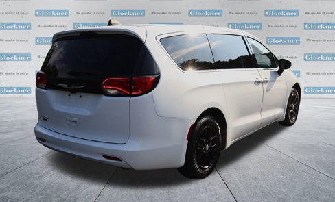 Used 2023 Chrysler Voyager LX image 6