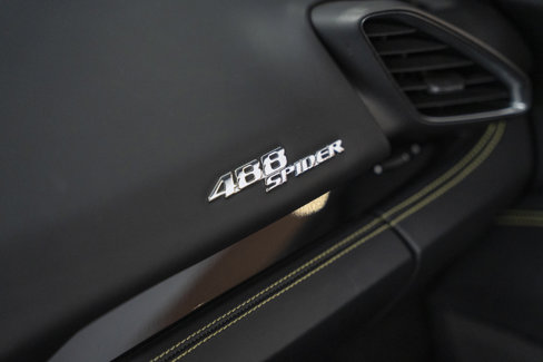 Used 2018 Ferrari 488 Spider image 38