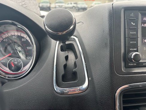 Used 2019 Dodge Grand Caravan SXT image 32