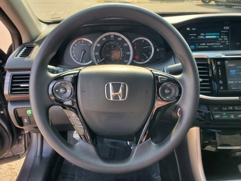 Used 2017 Honda Accord EX image 18