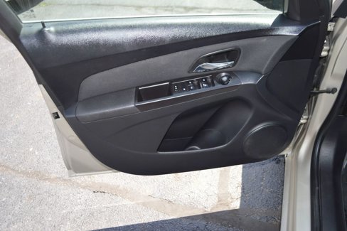 Used 2015 Chevrolet Cruze LT image 14