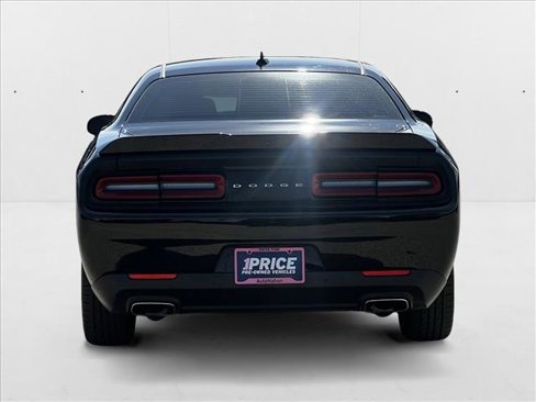 Used 2016 Dodge Challenger SXT Plus image 6