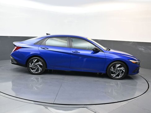 Certified 2025 Hyundai Elantra Sport image 3