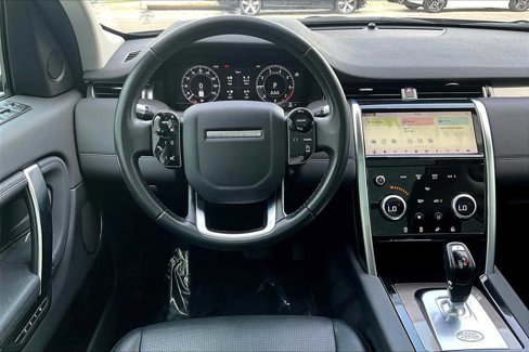 Used 2020 Land Rover Discovery Sport SE image 5