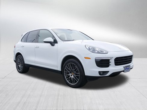 Used 2018 Porsche Cayenne Platinum Edition w/ Premium Package image 9