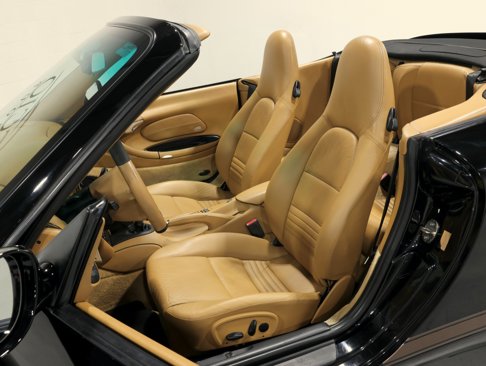 Used 2003 Porsche 911 Cabriolet image 2