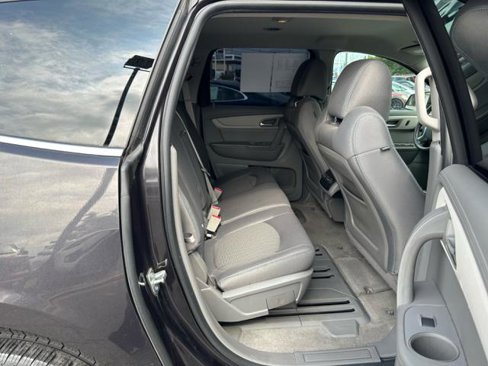 Used 2017 Chevrolet Traverse LT image 18