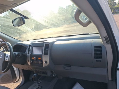 Used 2020 Nissan Frontier SV image 21