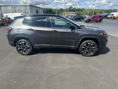 Used 2022 Jeep Compass Limited image 4