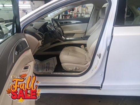 Used 2020 Lincoln MKZ w/ Convenience Package image 7